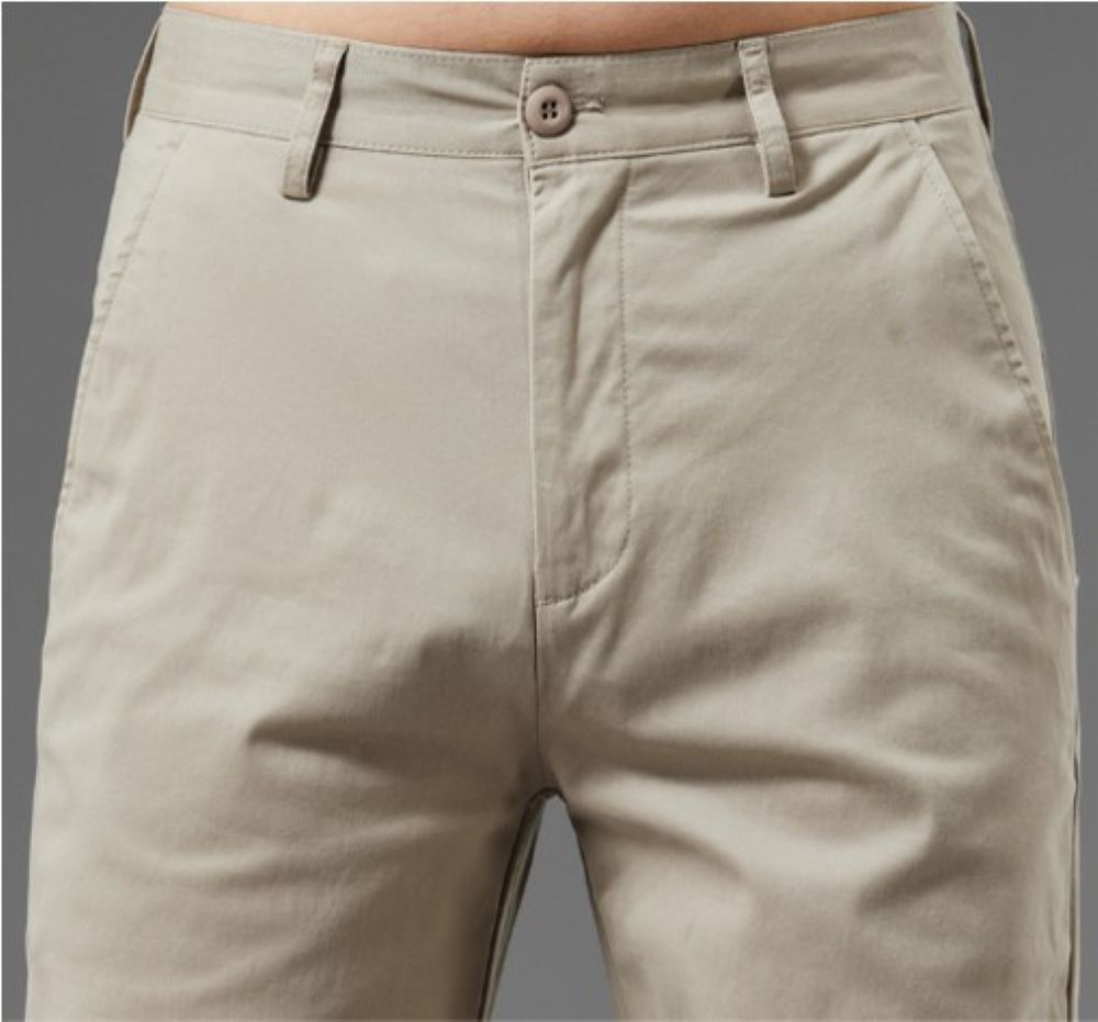 50代メンズファッション 大人の余裕を演出する【ストレート綿ズボン】