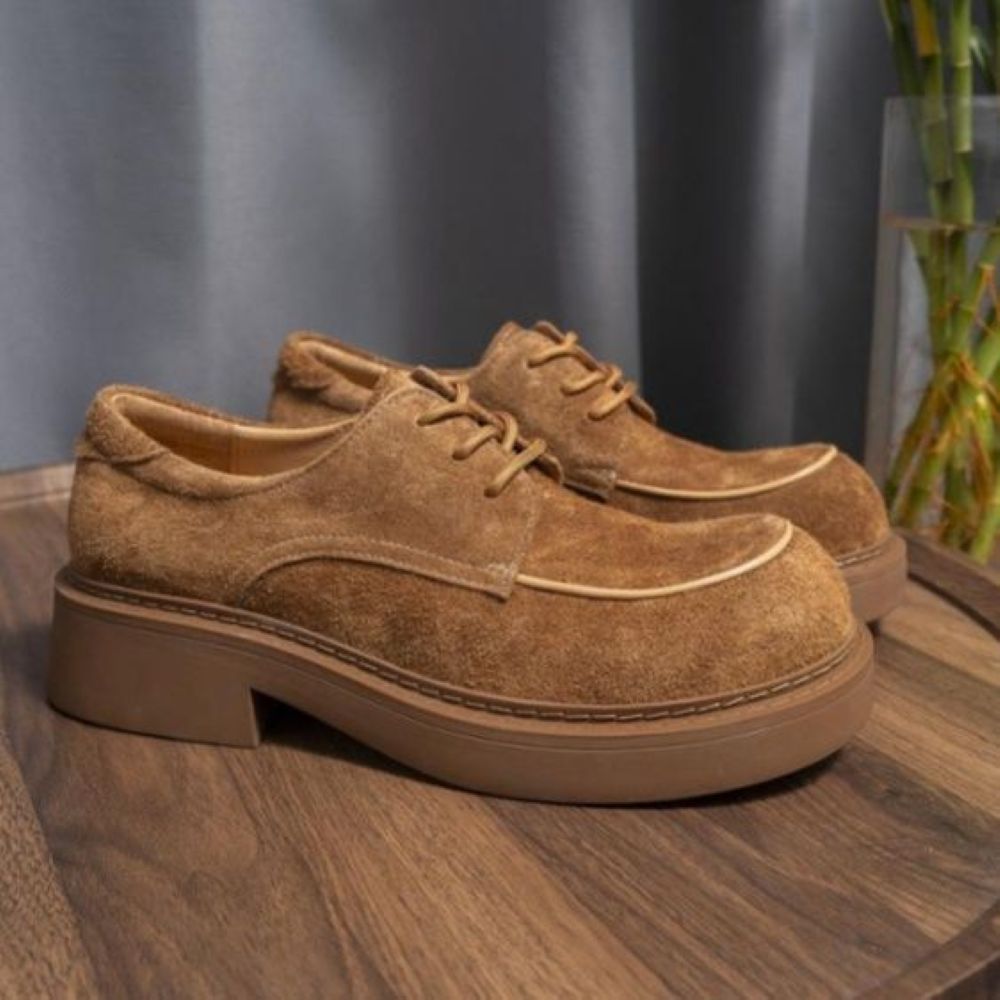 低身長男性におすすめの50代ファッションアイテム10選！スタイルアップ効果があり、バランスよく決まる