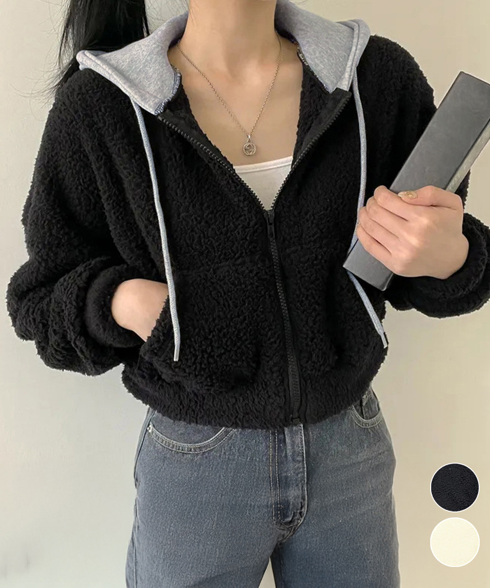 ネイビーコーデ もこもこボアパーカー短丈ジップアップトップス