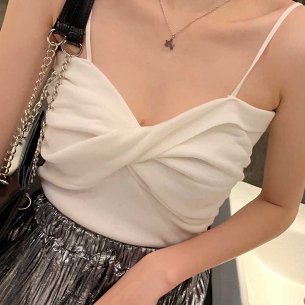ネイビーコーデ フロントツイスト キャミソールトップス 夏向け 胸元美人 無地