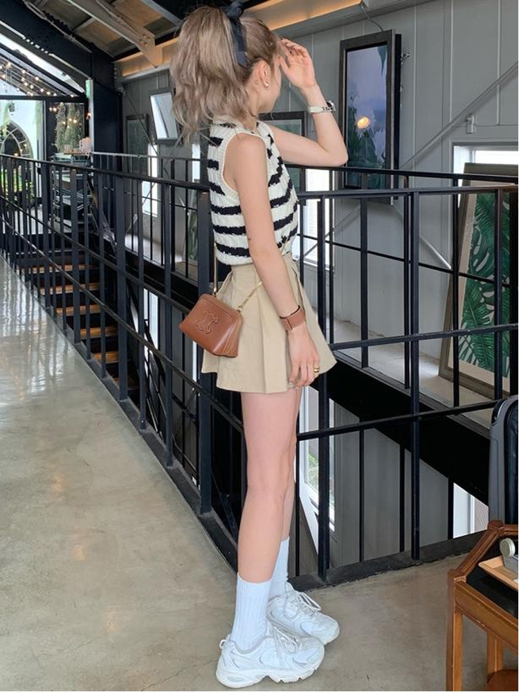 ネイビーコーデ ひだプリーツ ミニスカート