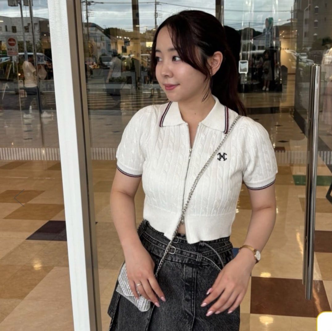 ネイビーコーデ ケーブル編みジップカーディガン