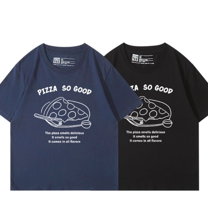 ネイビーコーデ おいしいピザ柄の半袖Tシャツ