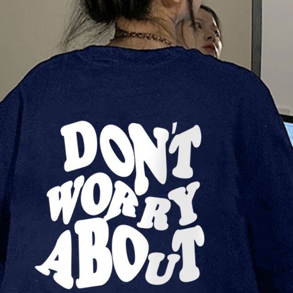 ネイビーコーデ "気にしない"メッセージ半袖Tシャツ