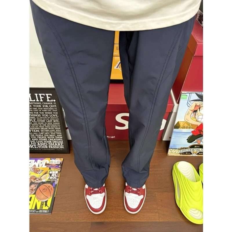 ネイビーコーデ スポーティーストレッチワイドパンツ