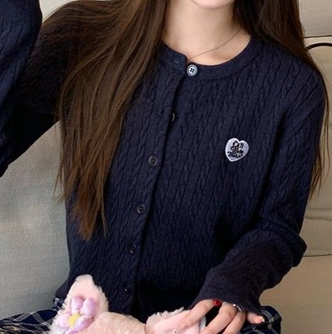 ネイビーコーデ ケーブル編み学生風カーディガン