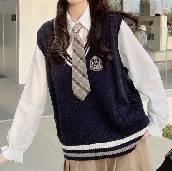 ネイビーコーデ 学生風レトロジレ制服風ニット