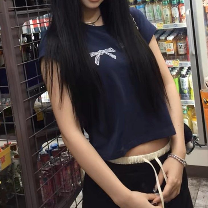 ネイビーコーデ リボンモチーフ ゆるふわトップス