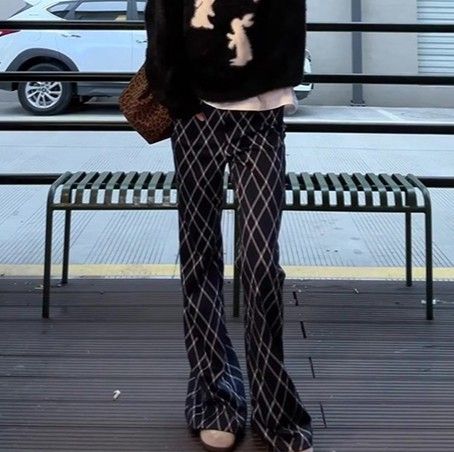 ネイビーコーデ 格子柄ワイドパンツ
