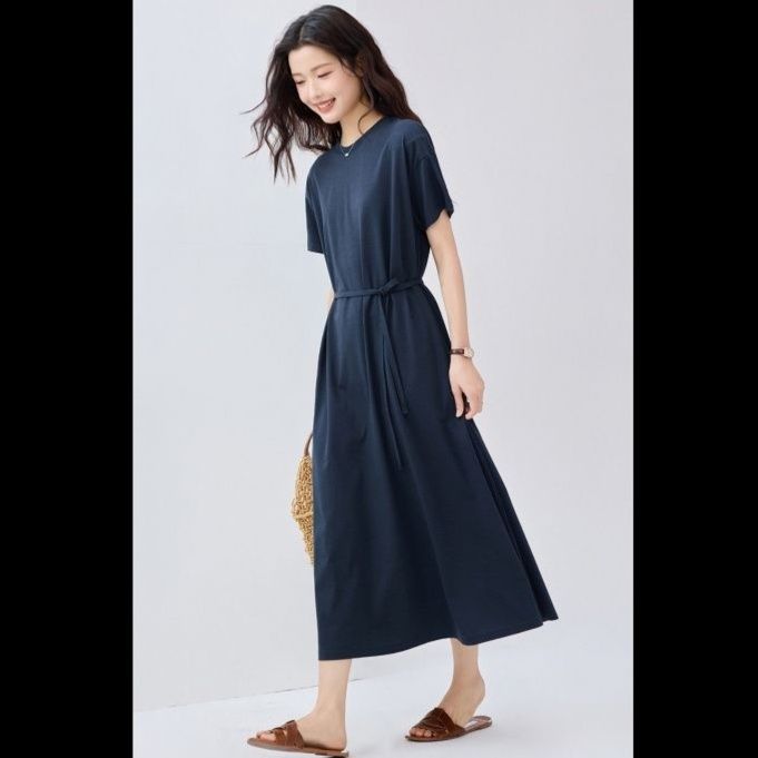 ネイビーコーデ シンプル美シルエット 半袖ロングワンピース