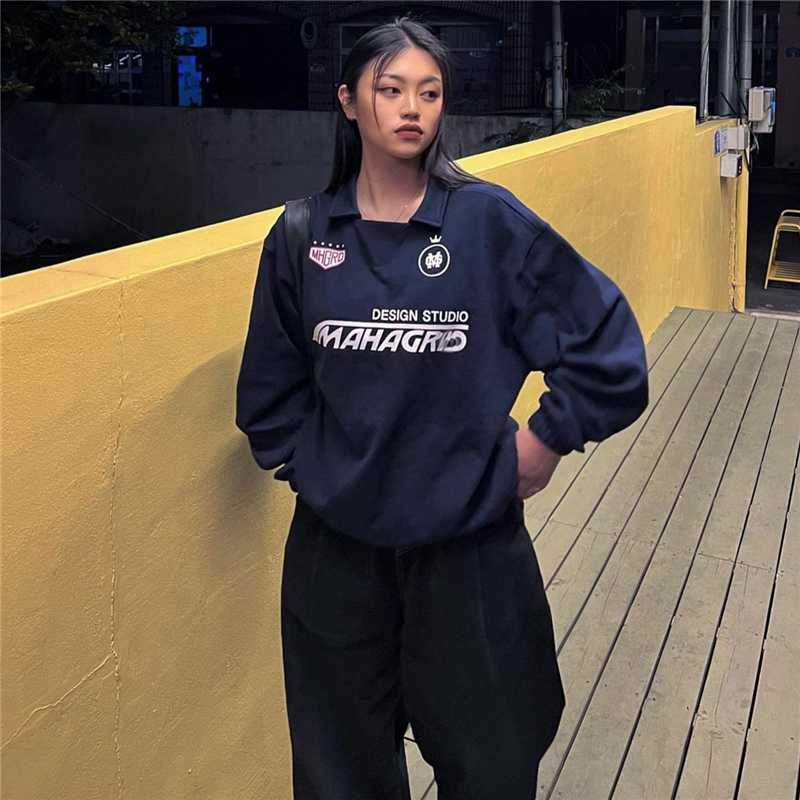 楽ちんなのに大人っぽい！スウェットで作るネイビーコーデ5選