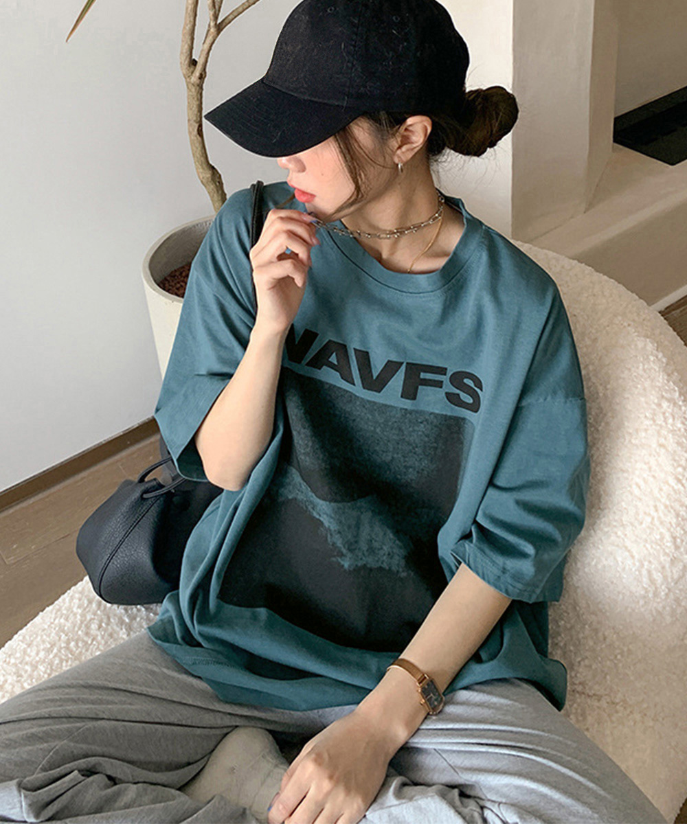 ネイビーコーデ ゆったりロゴプリント ビッグシルエット 韓国風Tシャツ