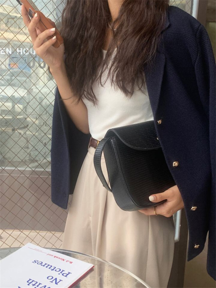 https://fulmo-img-server.com/navymuse/340ee181-065f-4b29-87f5-c0b128d4a9b1.jpg