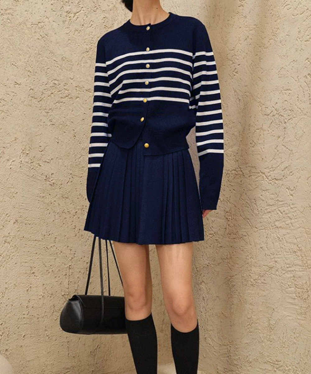 https://fulmo-img-server.com/navymuse/34d4fdb2-cd7a-4e5d-a409-c3573b61e2ff.jpg