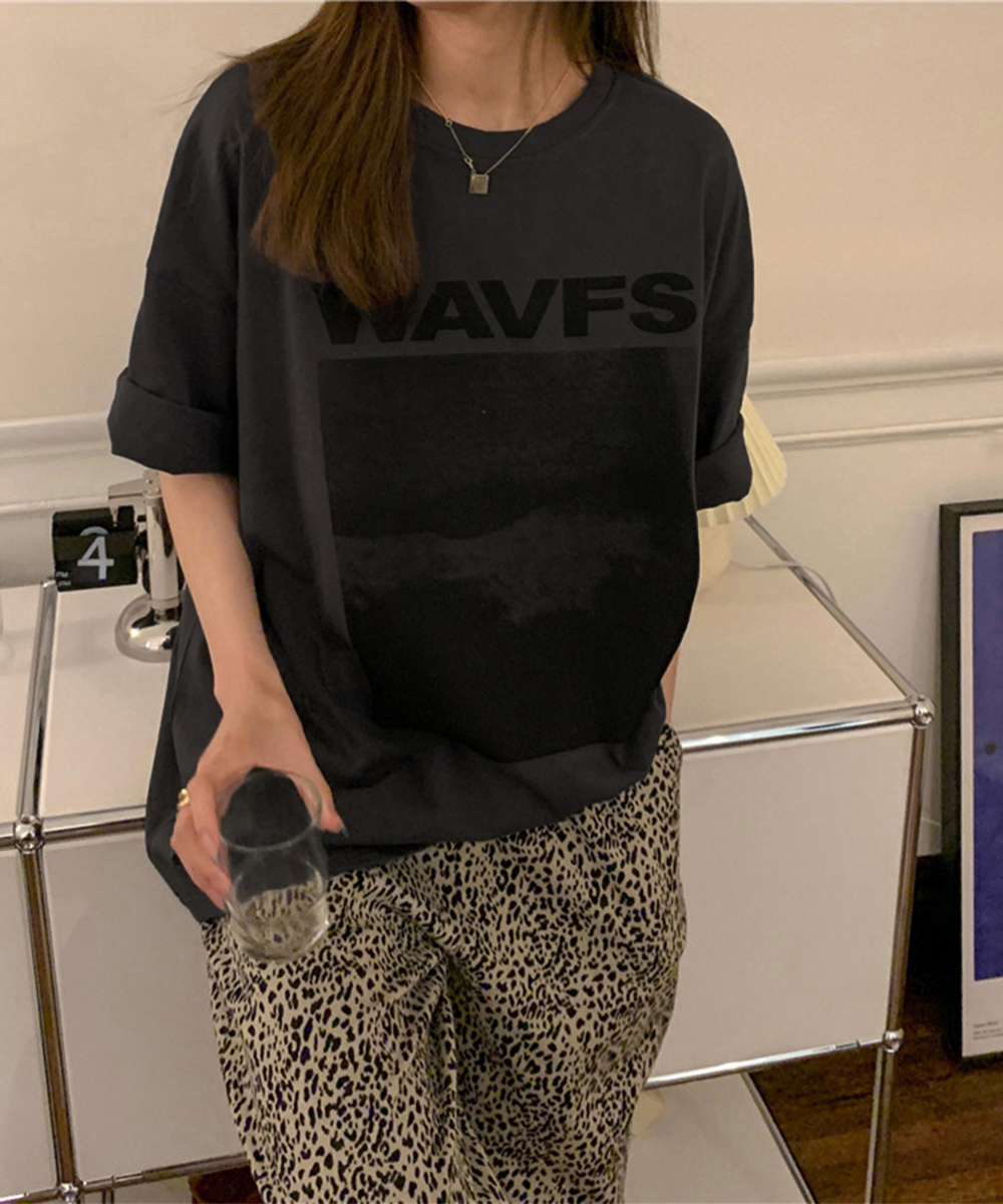 ネイビーコーデ ゆったりロゴプリント ビッグシルエット 韓国風Tシャツ