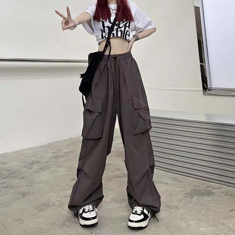 ネイビーコーデ ワイドシルエット多機能カーゴパンツ
