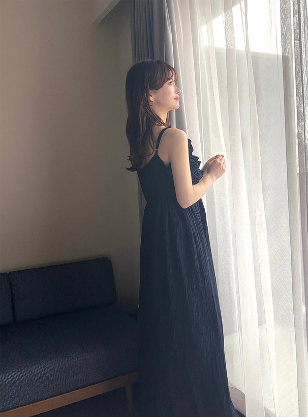 ネイビーコーデ 胸元フリル キャミソール ロングワンピース