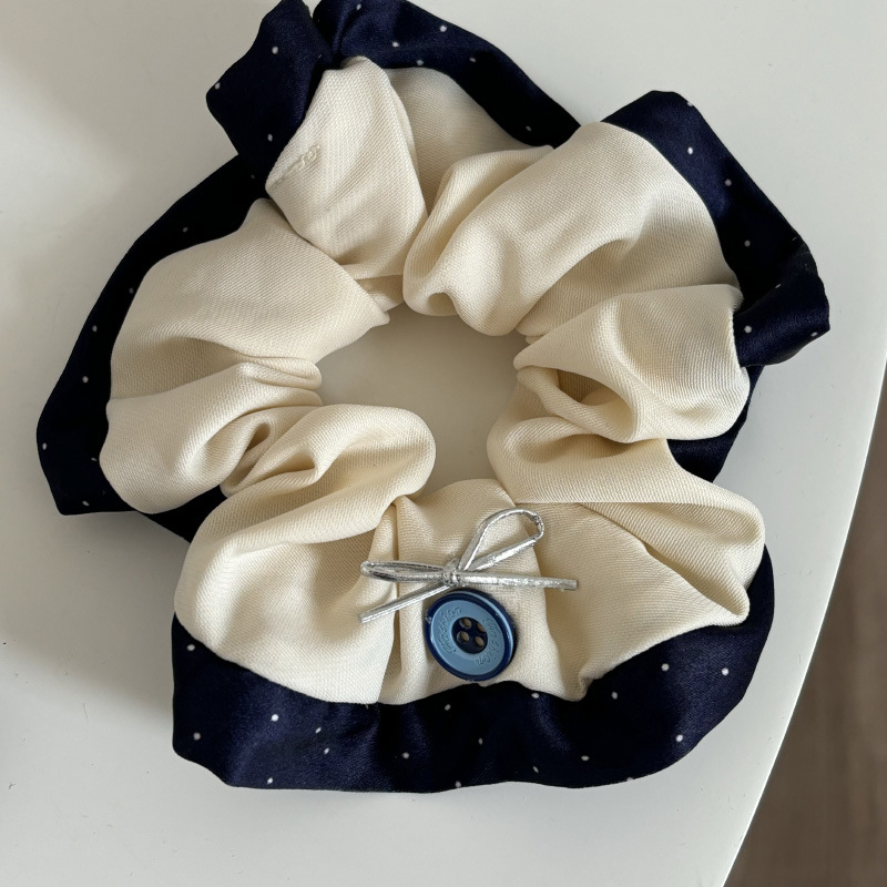 https://fulmo-img-server.com/navymuse/57de7829-79be-4b04-a391-40ceea94ffac.jpg