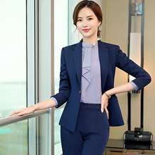 ネイビーコーデ オフィス向け美シルエットレディースパンツスーツ
