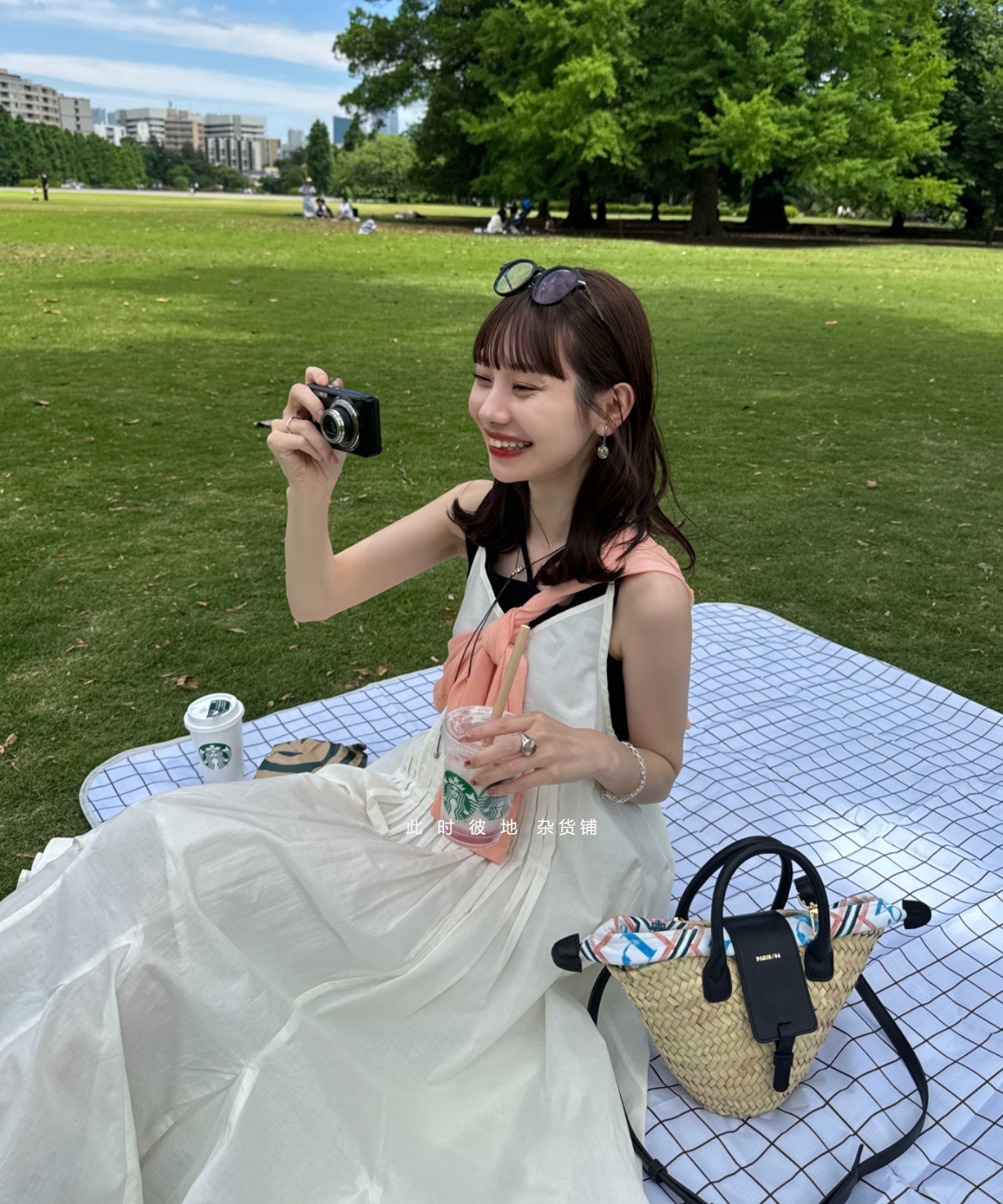 ネイビーコーデ 重ね着風チェック柄ロングワンピース
