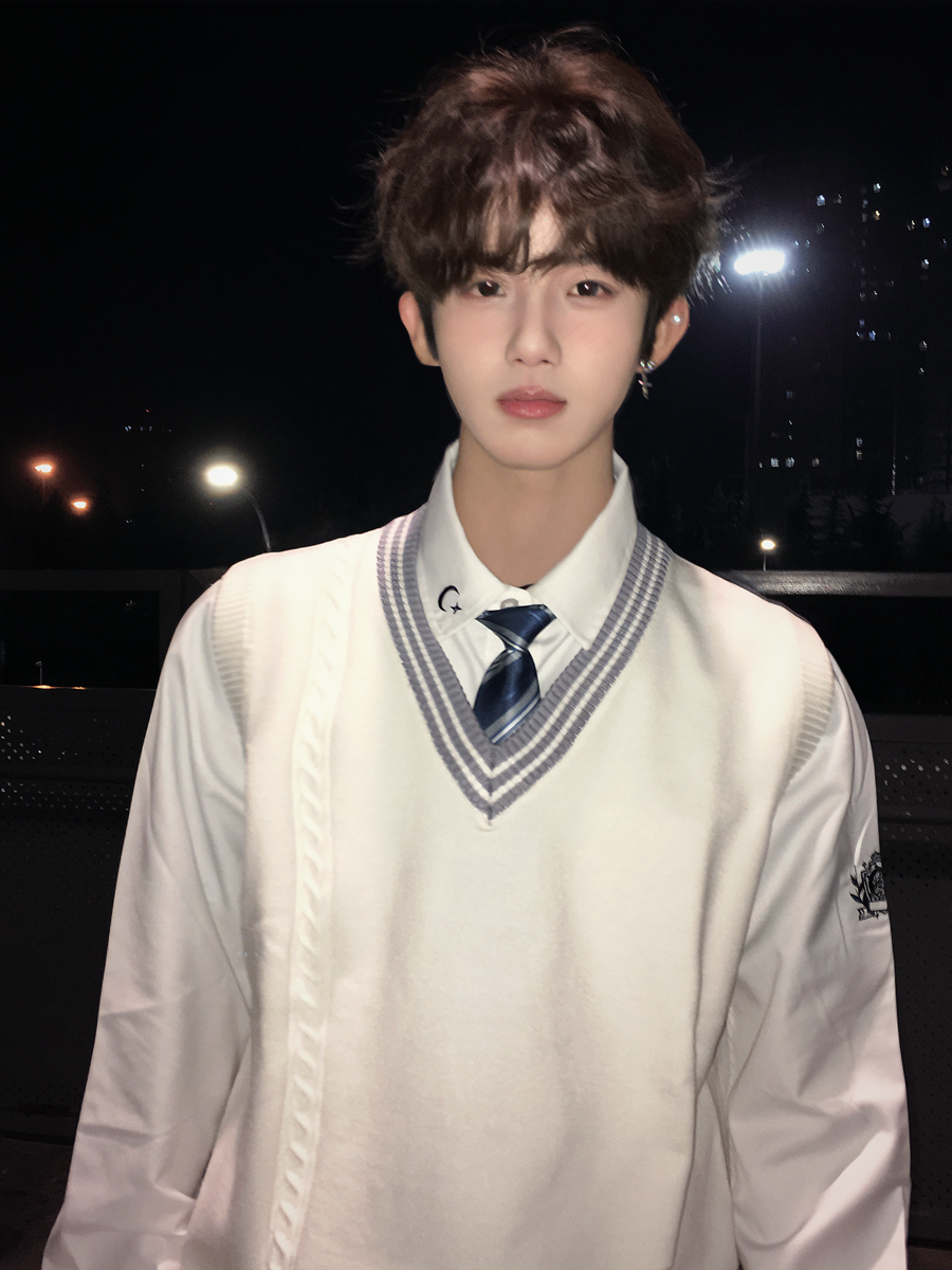 https://fulmo-img-server.com/navymuse/62e42f75-faee-4b99-8d05-be1e73ceea8b.jpg