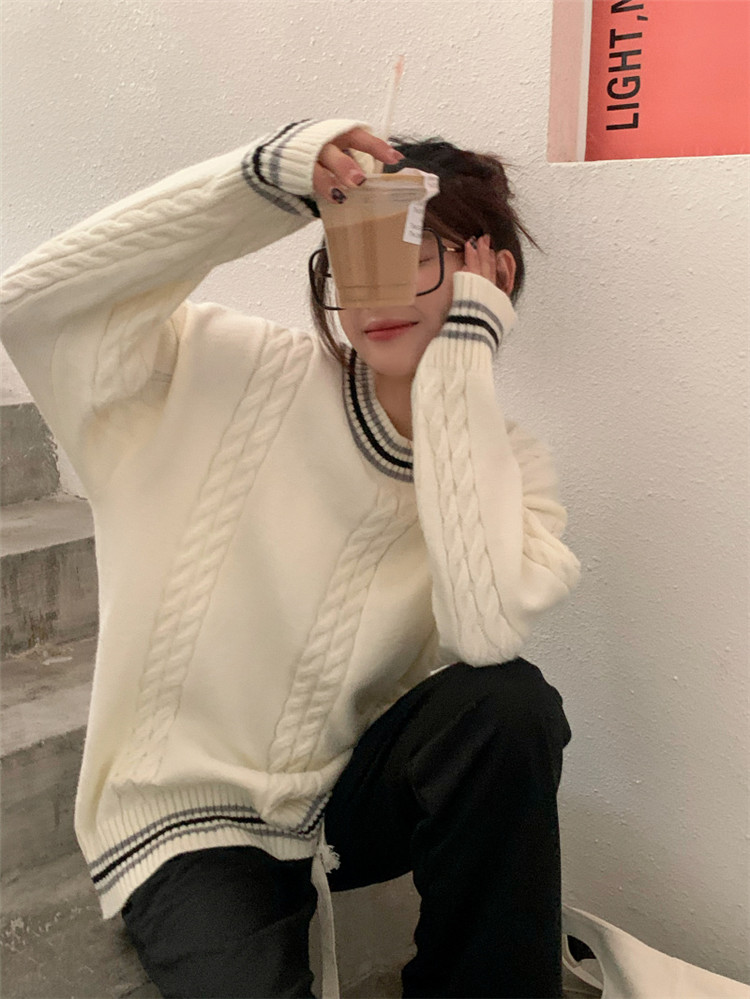 https://fulmo-img-server.com/navymuse/676c2bab-8d53-4874-bfa4-2178ff6b8ad2.jpg