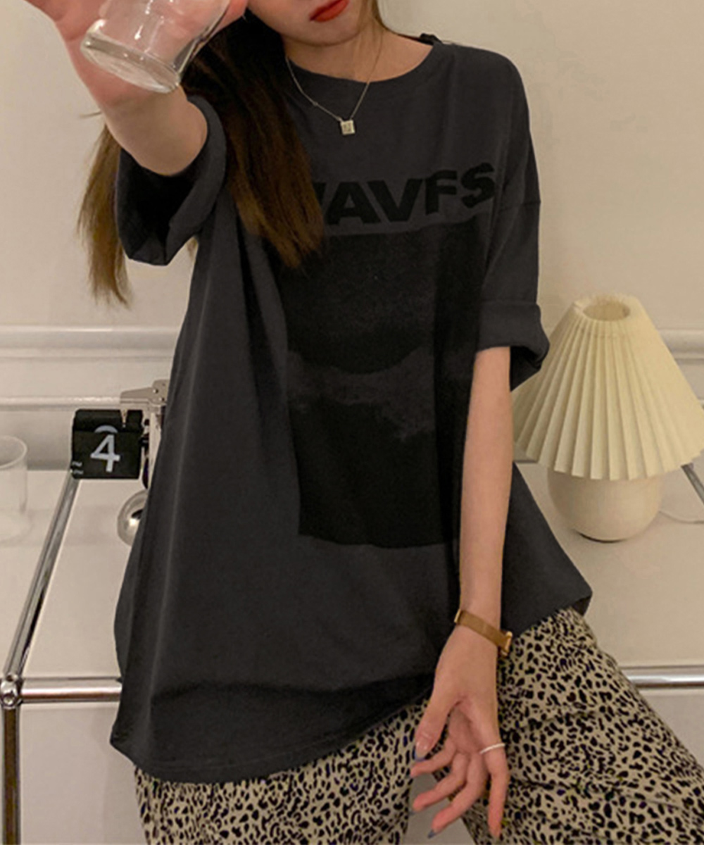 ネイビーコーデ ゆったりロゴプリント ビッグシルエット 韓国風Tシャツ