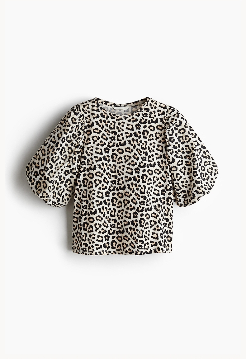 ネイビーコーデ ふんわりパフスリーブ半袖Tシャツ
