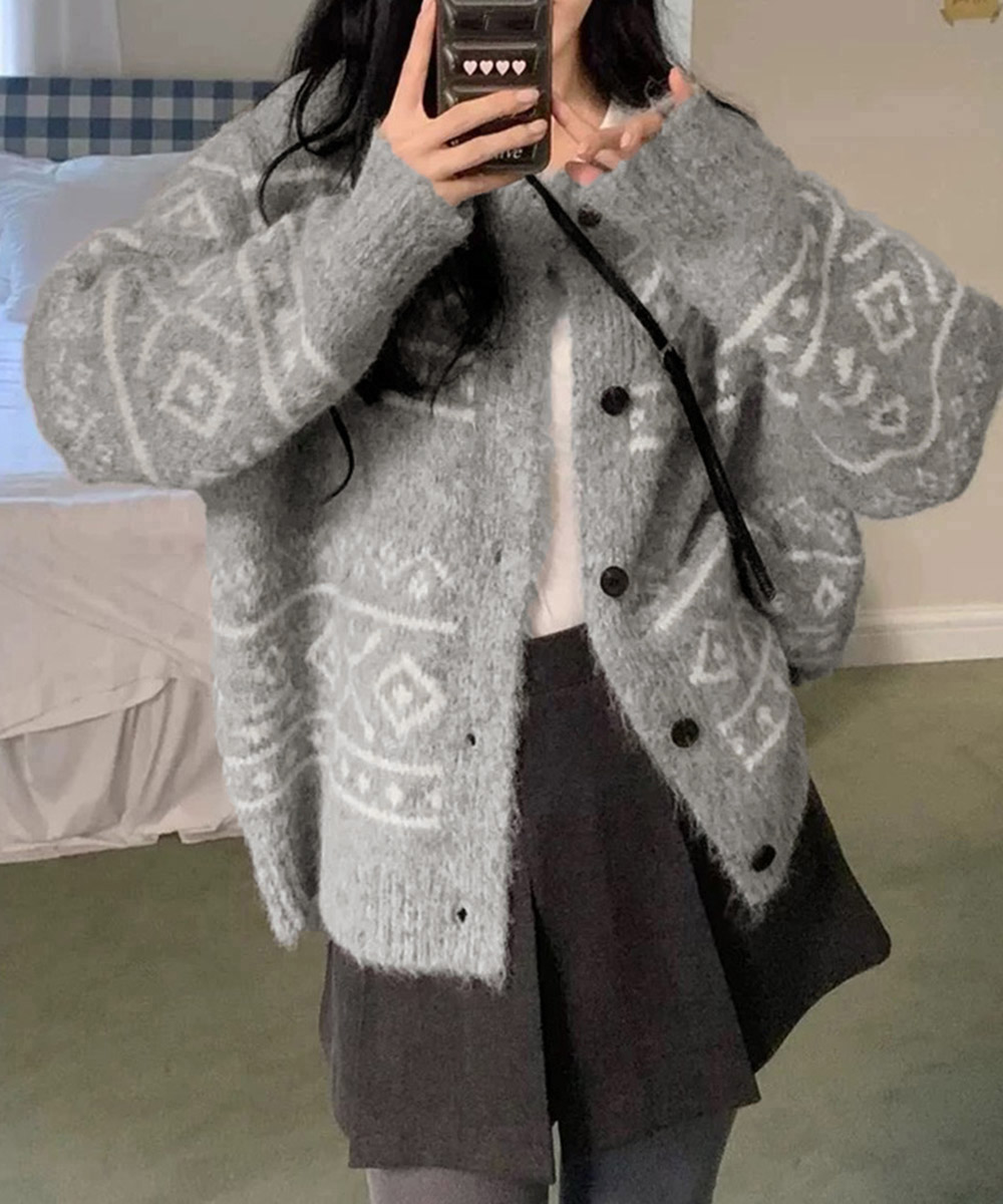 ネイビーコーデ 幾何柄編みニットカーディガン トップス 北欧風