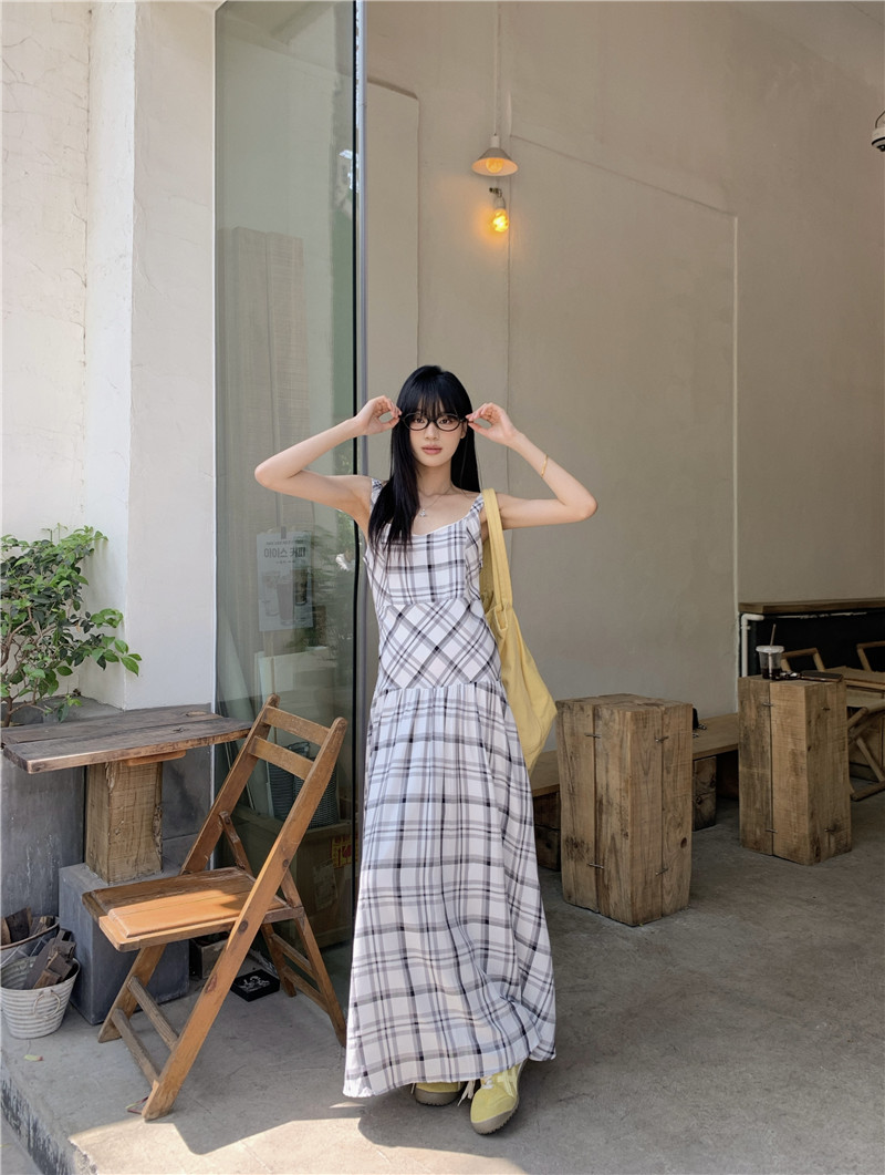 ネイビーコーデ ネイビーコーデ 格子柄キャミソールマキシワンピース