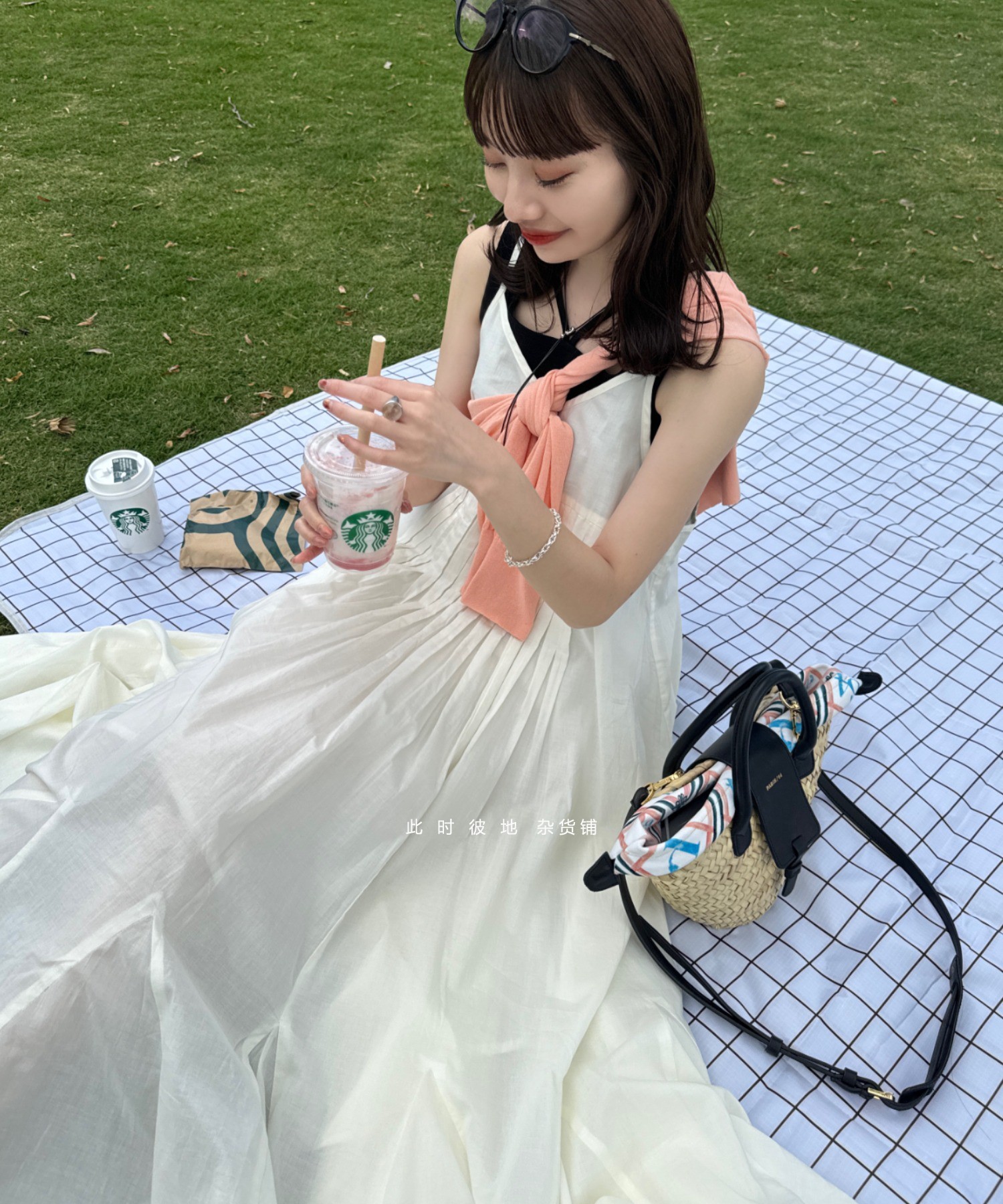 ネイビーコーデ 重ね着風チェック柄ロングワンピース
