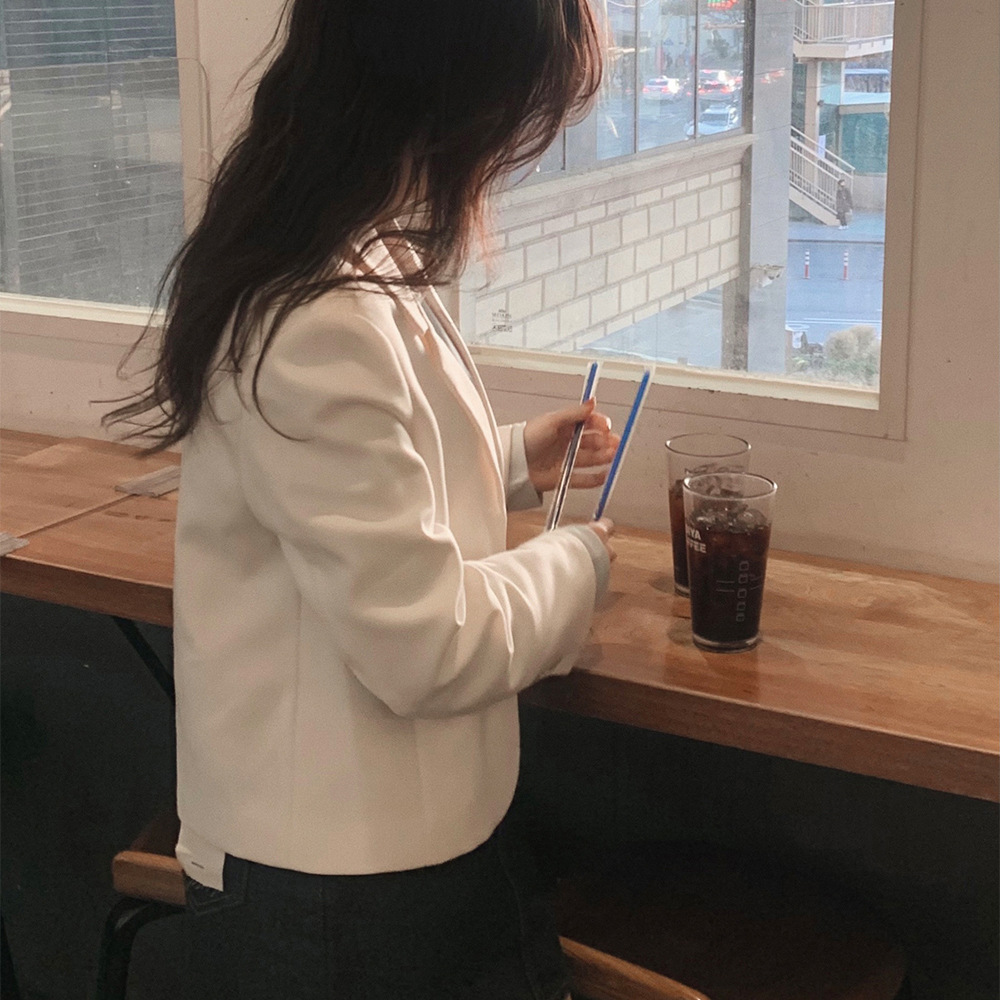 ネイビーコーデ オフィスカジュアル テーラードジャケット