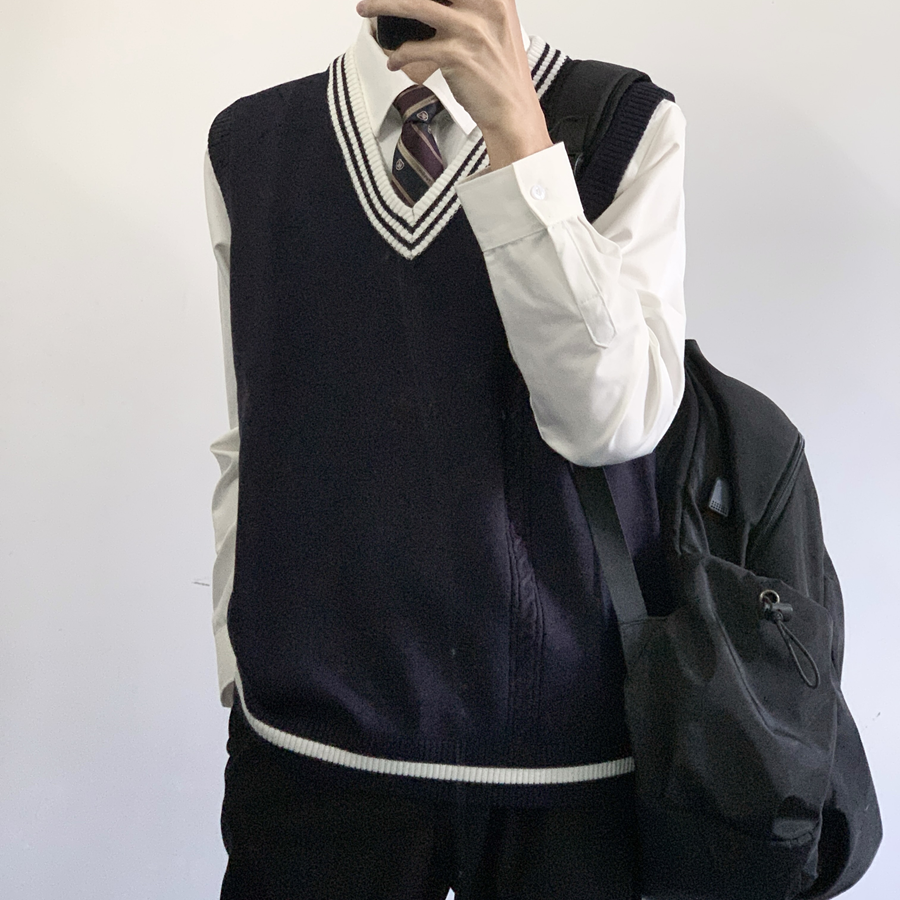 https://fulmo-img-server.com/navymuse/8e0a203a-031d-4298-a02e-543cd0a66ec5.jpg