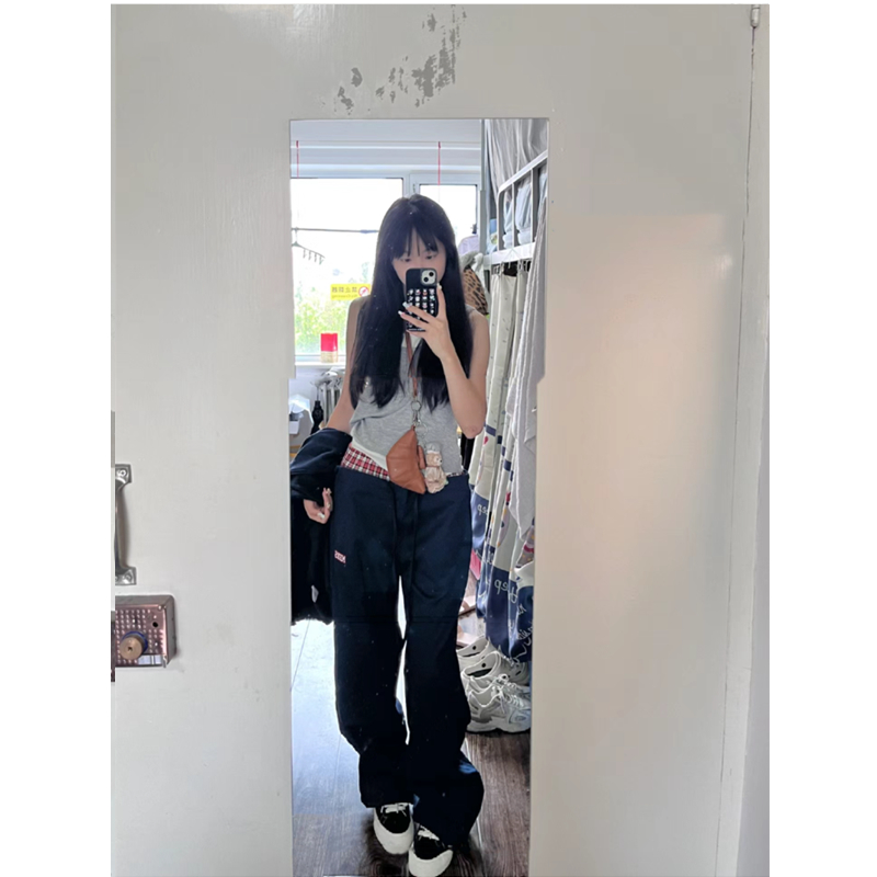ネイビーコーデ ネイビーコーデ ゆったりストレートデニムパンツ