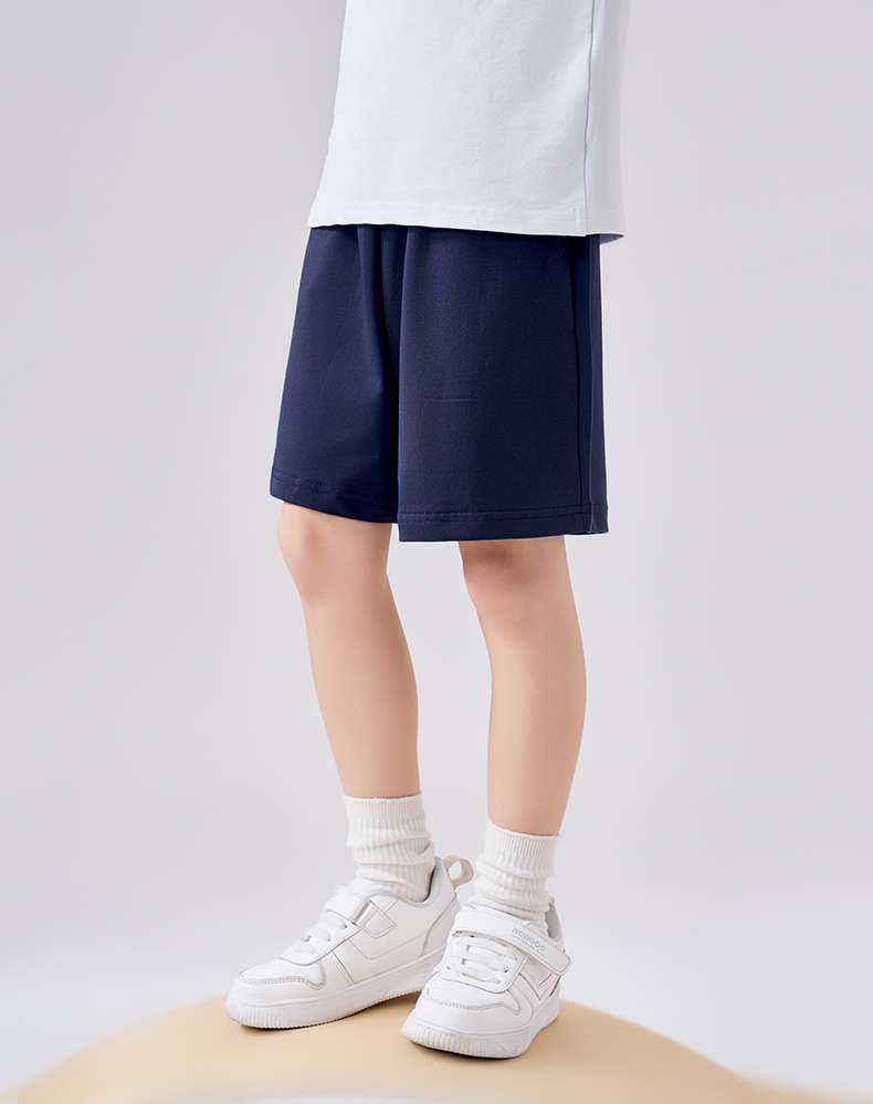 ネイビーコーデ 子供用ゆったりしなやかパンツ