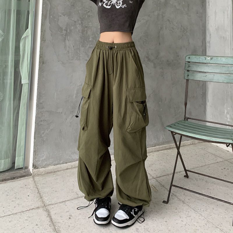 ネイビーコーデ ワイドシルエット多機能カーゴパンツ
