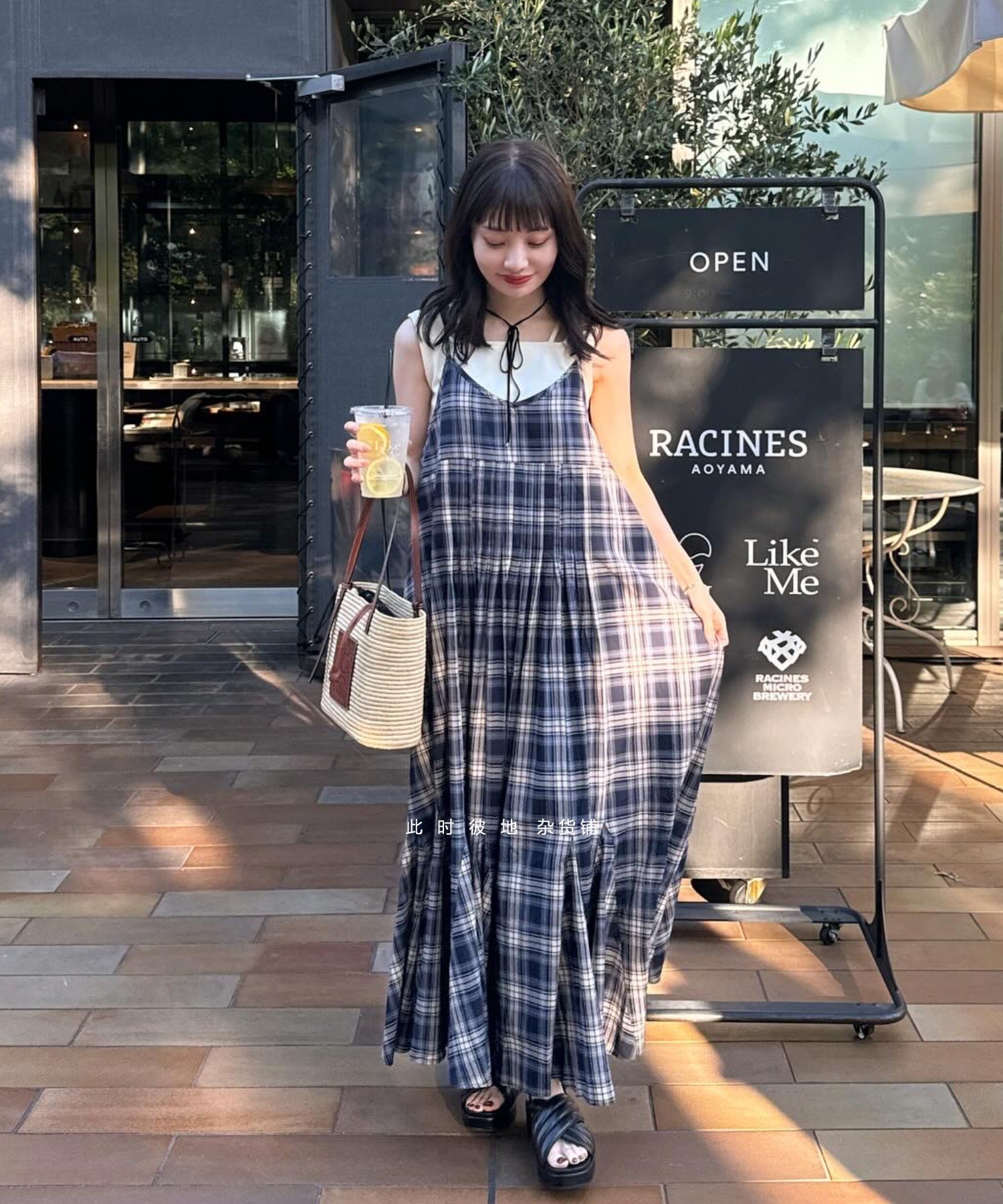 ネイビーコーデ 重ね着風チェック柄ロングワンピース