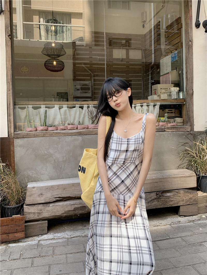 ネイビーコーデ ネイビーコーデ 格子柄キャミソールマキシワンピース