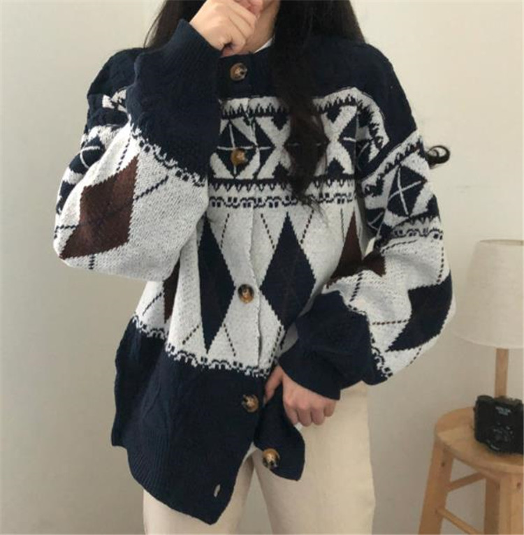 https://fulmo-img-server.com/navymuse/c103d062-21ae-4496-8577-64499f8e0b1d.jpg