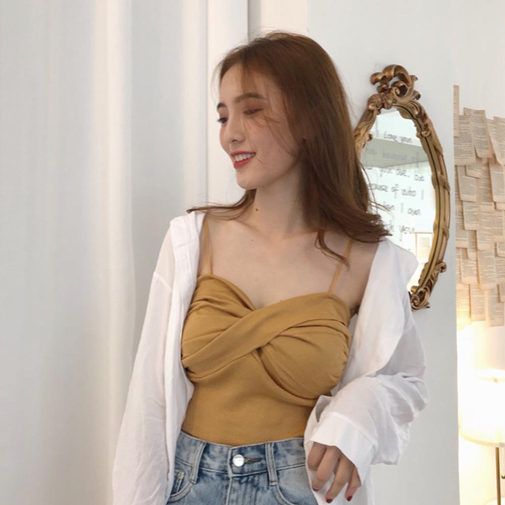 ネイビーコーデ フロントツイスト キャミソールトップス 夏向け 胸元美人 無地