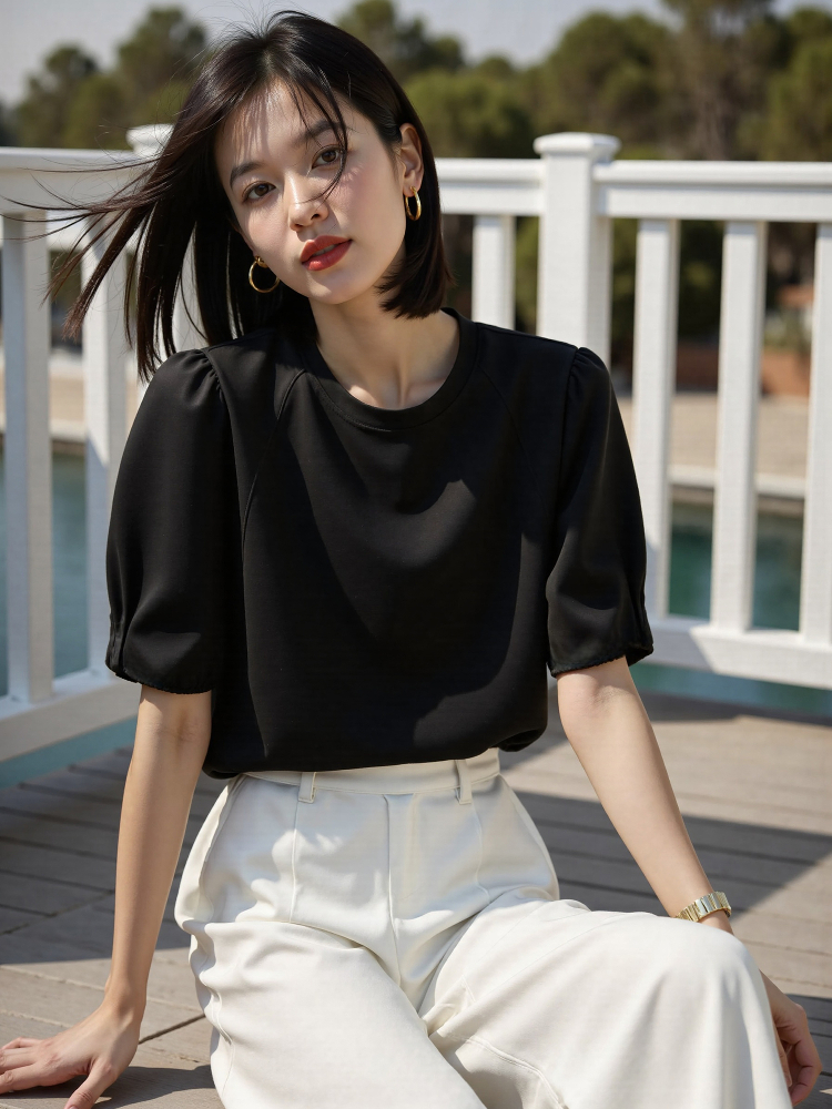 ネイビーコーデ パフスリーブ優美シルエットTシャツ