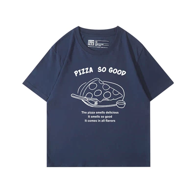 ネイビーコーデ おいしいピザ柄の半袖Tシャツ