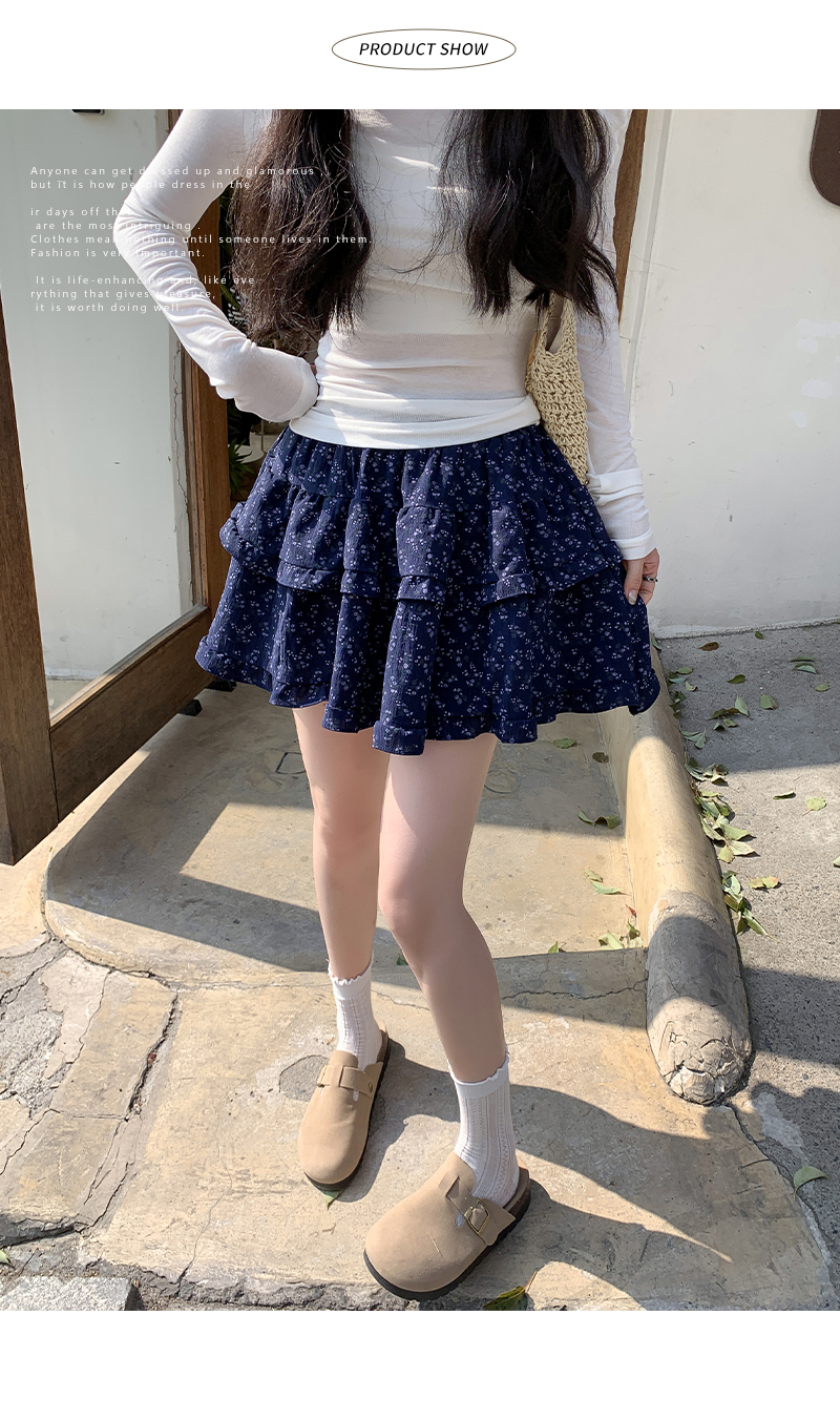 ネイビーコーデ  小花柄ティアードミニスカート