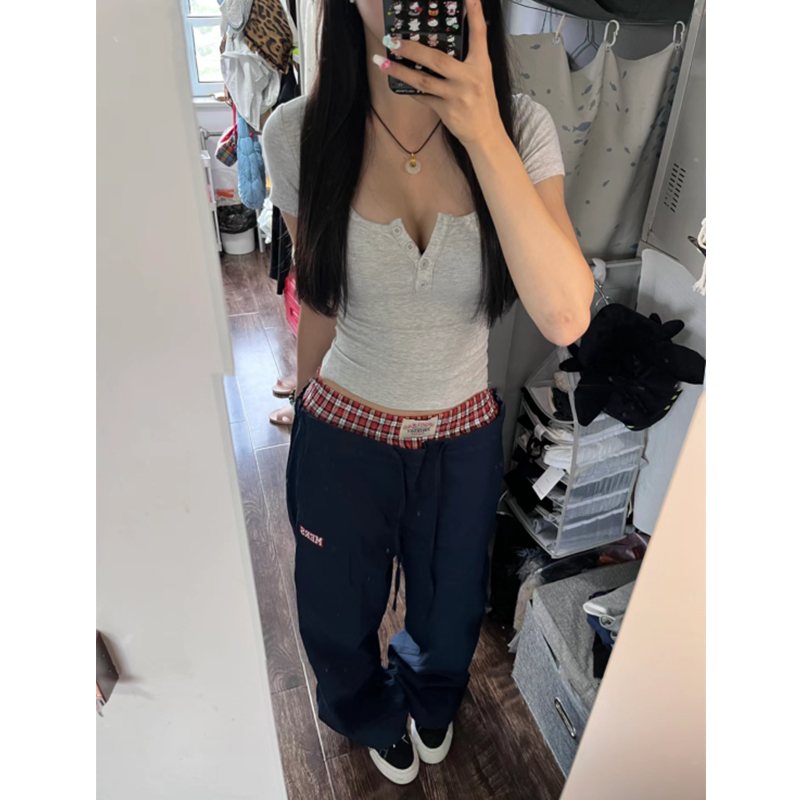 ネイビーコーデ ネイビーコーデ ゆったりストレートデニムパンツ