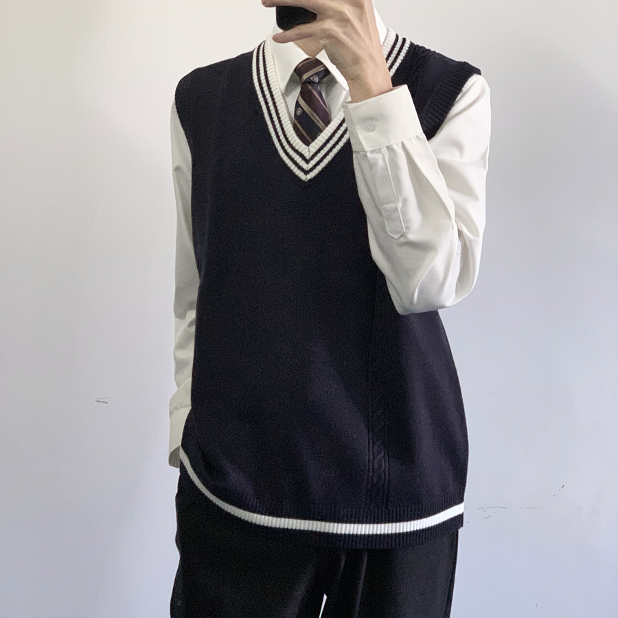 https://fulmo-img-server.com/navymuse/df140efc-e0ea-4fb0-8823-5bd03ac3e029.jpg