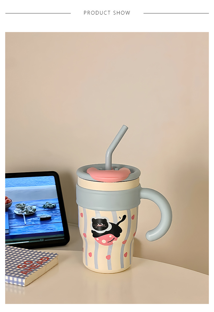 ネイビーコーデに合う 猫柄ストロー付きマグカップ