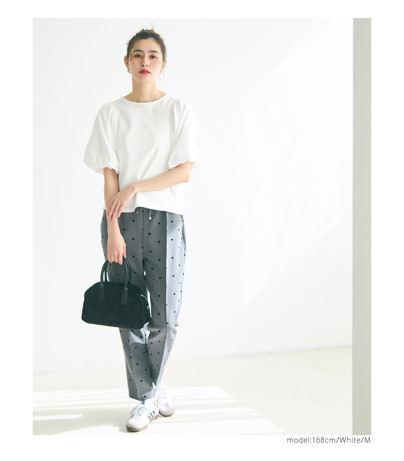 ネイビーコーデ ふんわり袖のシンプル上質パフスリーブTシャツ