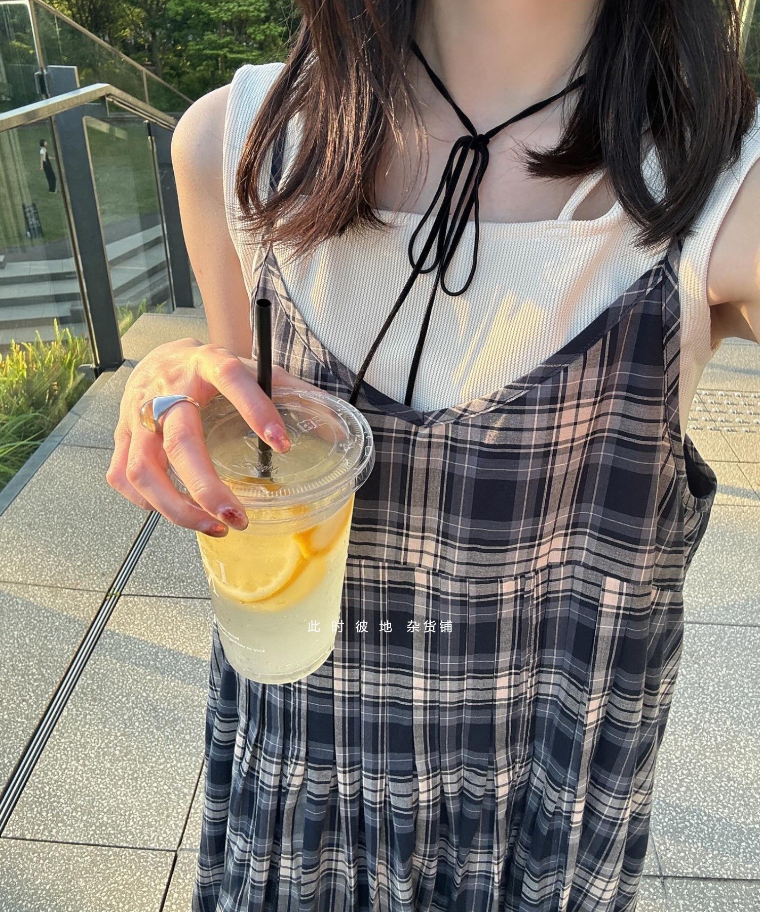 ネイビーコーデ 重ね着風チェック柄ロングワンピース