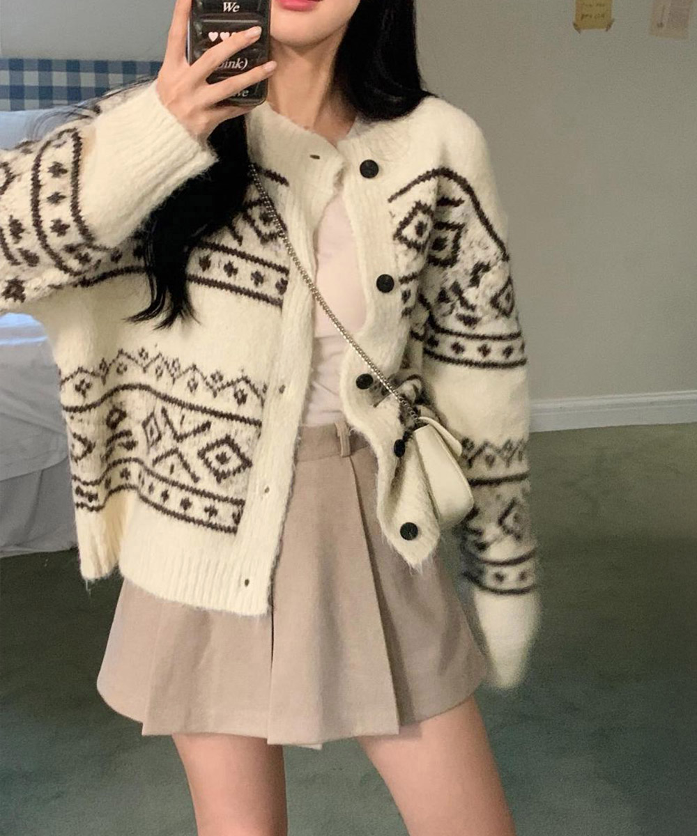 ネイビーコーデ 幾何柄編みニットカーディガン トップス 北欧風