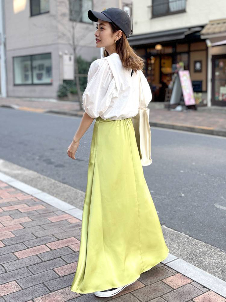 ネイビーコーデ ふんわり袖のパフスリーブデザイン半袖Tシャツ
